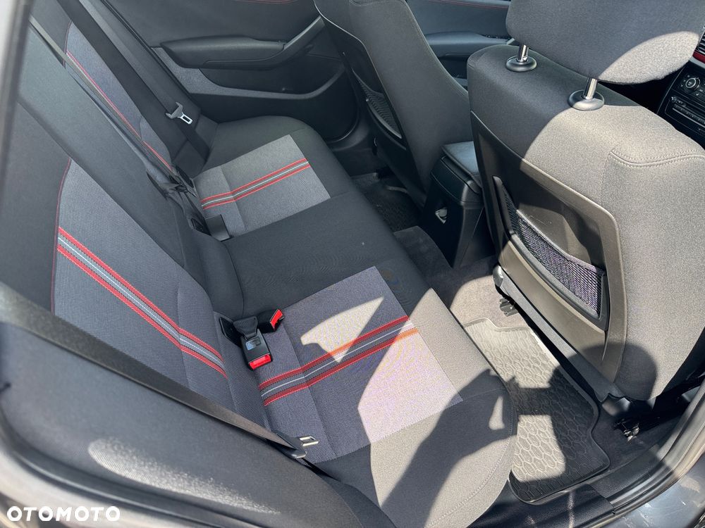 BMW X1 sDrive18d Sport Line - 27