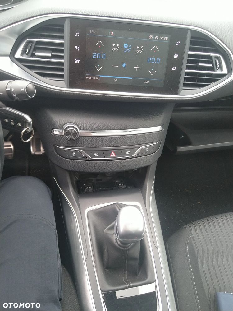 Peugeot 308 1.6 BlueHDi Allure S&S - 8