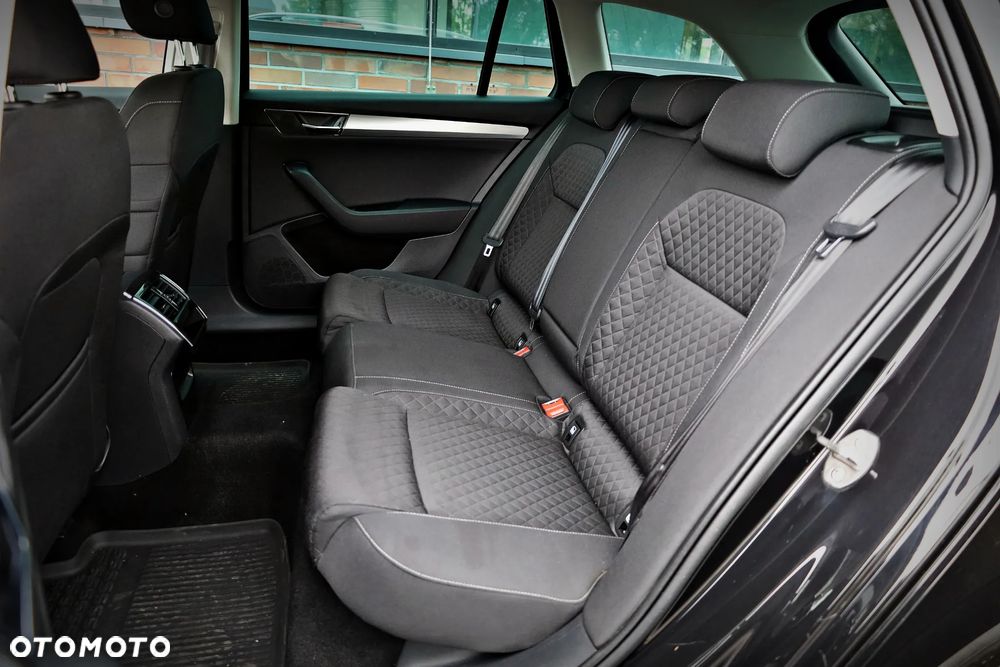 Skoda Superb 2.0 TDI SCR Ambition DSG - 27