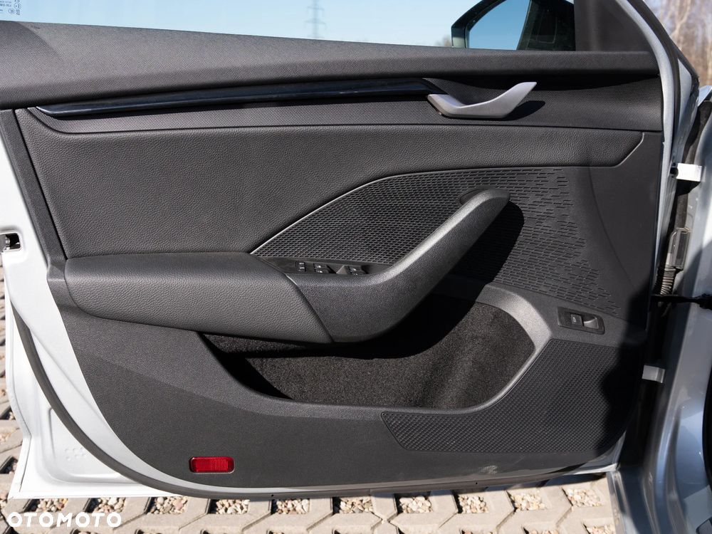 Skoda Octavia 2.0 TDI Sportline DSG - 20