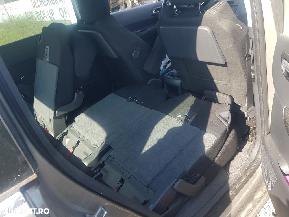 Dezmembrez Peugeot 5008 1.6hdi(cod 9h05) fabr 2010 euro 5 injectie vdo - 6