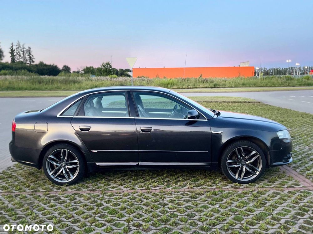 Audi A4 Limousine - 3
