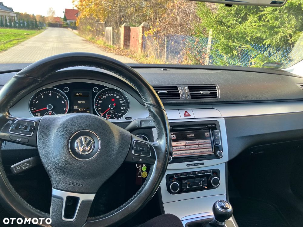 Volkswagen Passat 1.8 TSI Comfortline - 5
