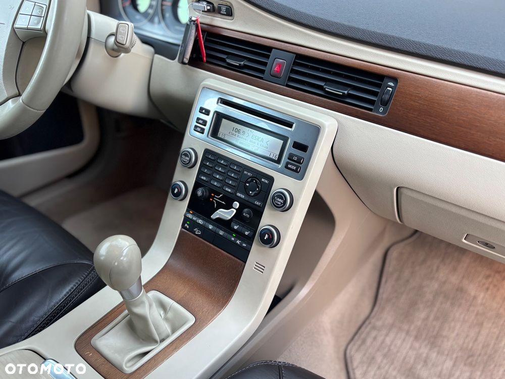 Volvo XC 70 D5 AWD Summum - 33