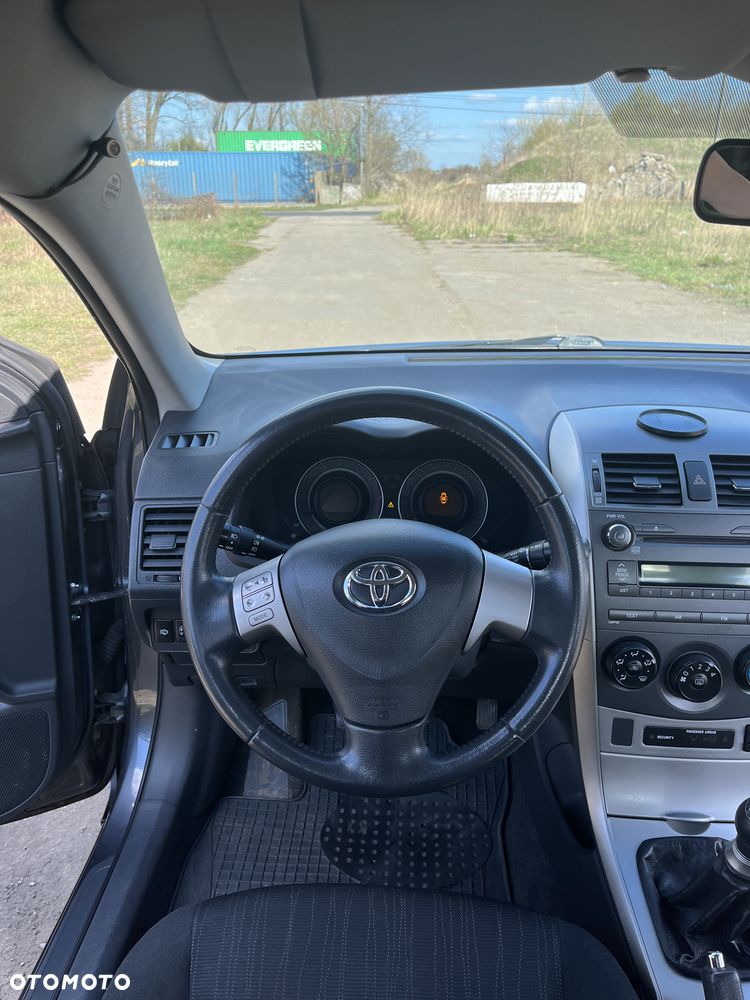 Toyota Corolla 1.6 VVT-i Luna - 9