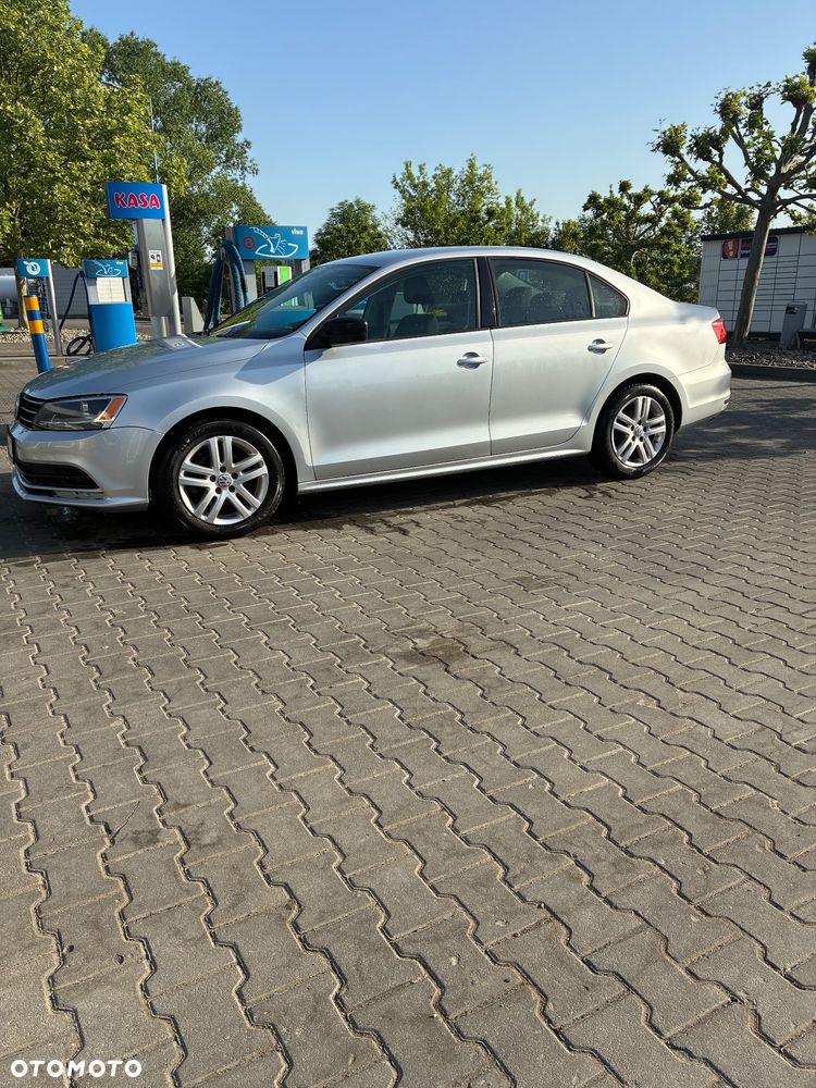 Volkswagen Jetta 2.0 Base - 4