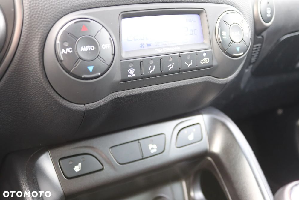 Hyundai ix35 1.6 2WD Fifa World Cup Edition - 34