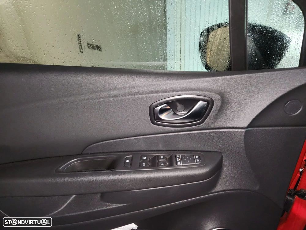 Renault Captur 1.5 dCi Exclusive C/Pneu - 2