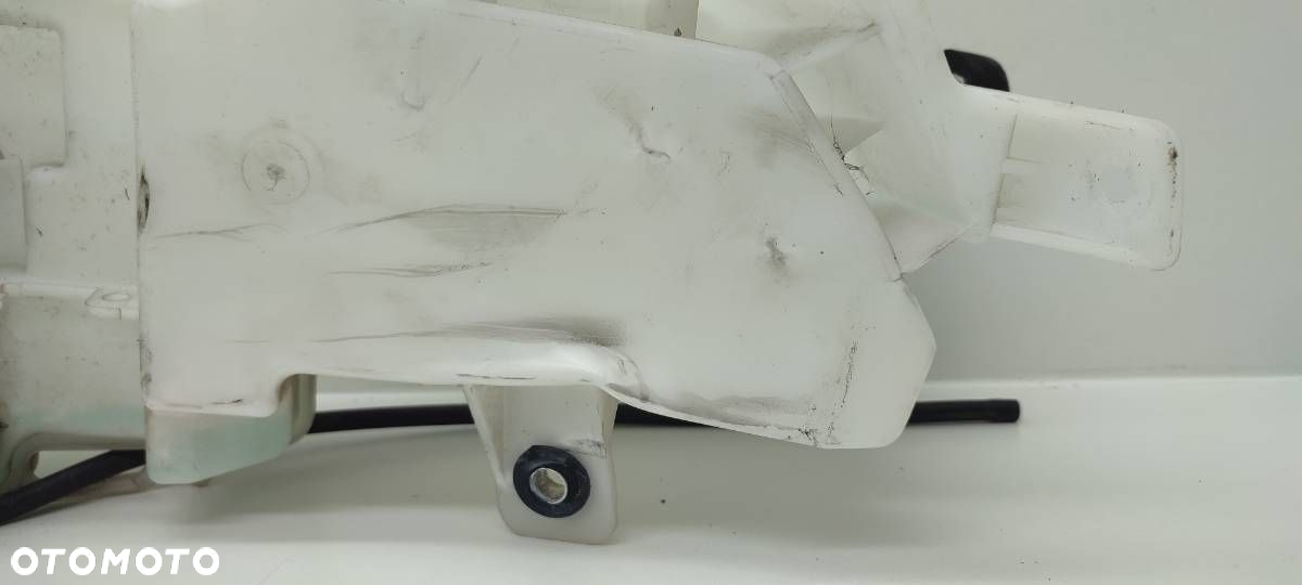 ZBIORNICZEK SPRYSKIWACZY POMPKA VOLVO S90 II 32237465 - 3