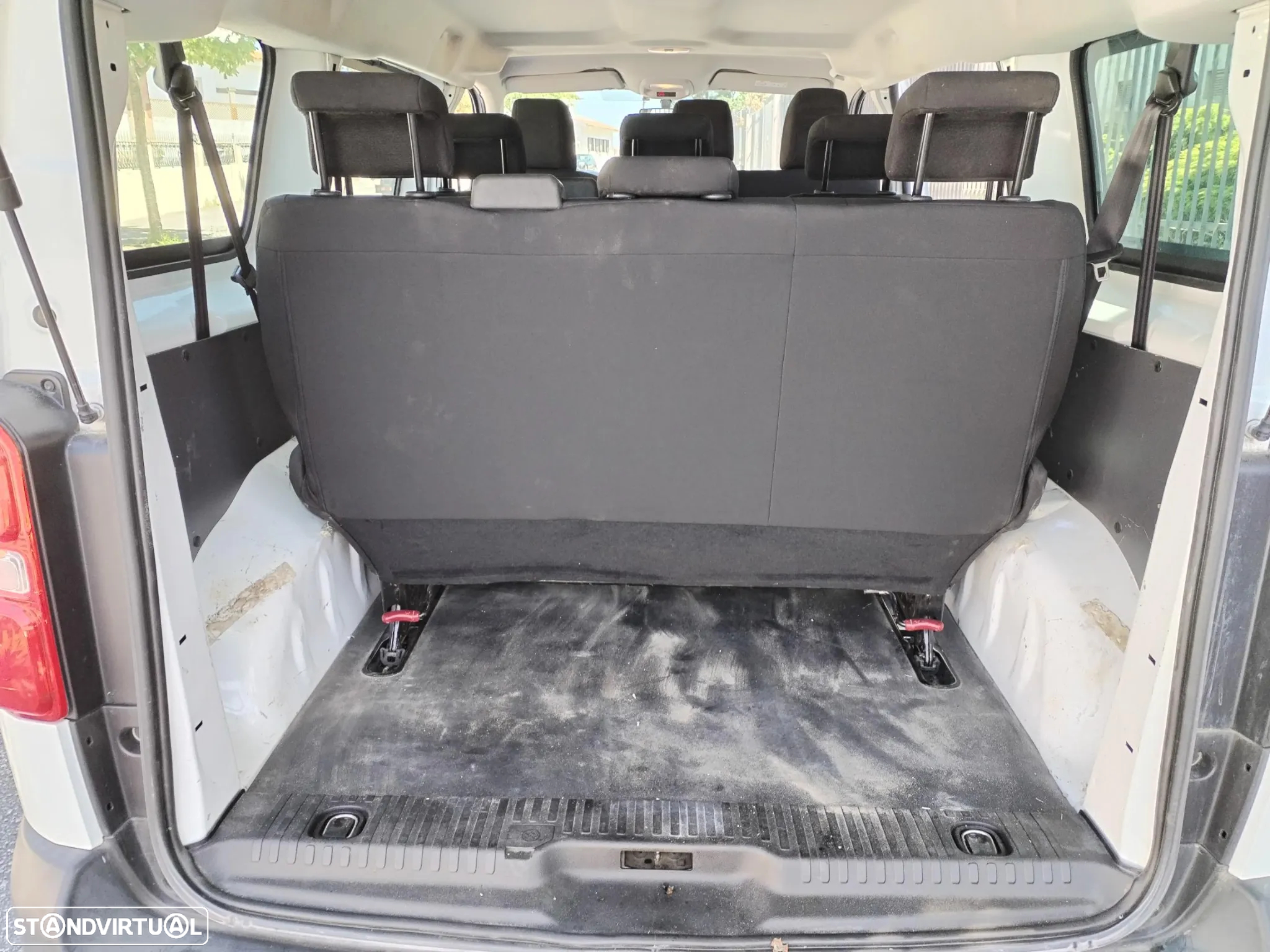 Peugeot Traveller 1.5 BlueHDi L2H1 Business Standard - 9