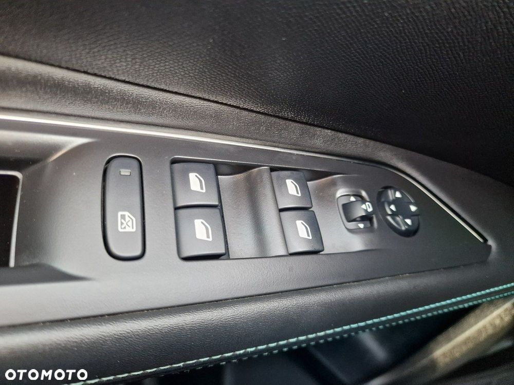 Peugeot 3008 1.6 PureTech Hybrid PHEV Allure S&S EAT8 - 35