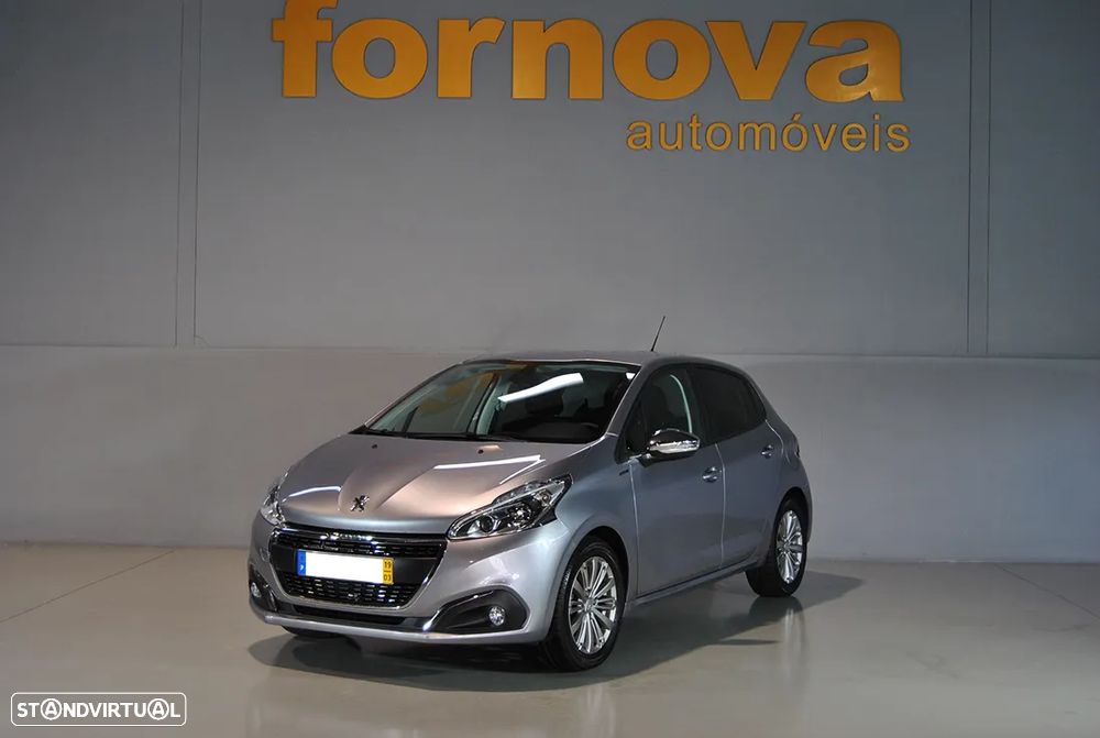 Peugeot 208 1.2 PureTech Signature - 1