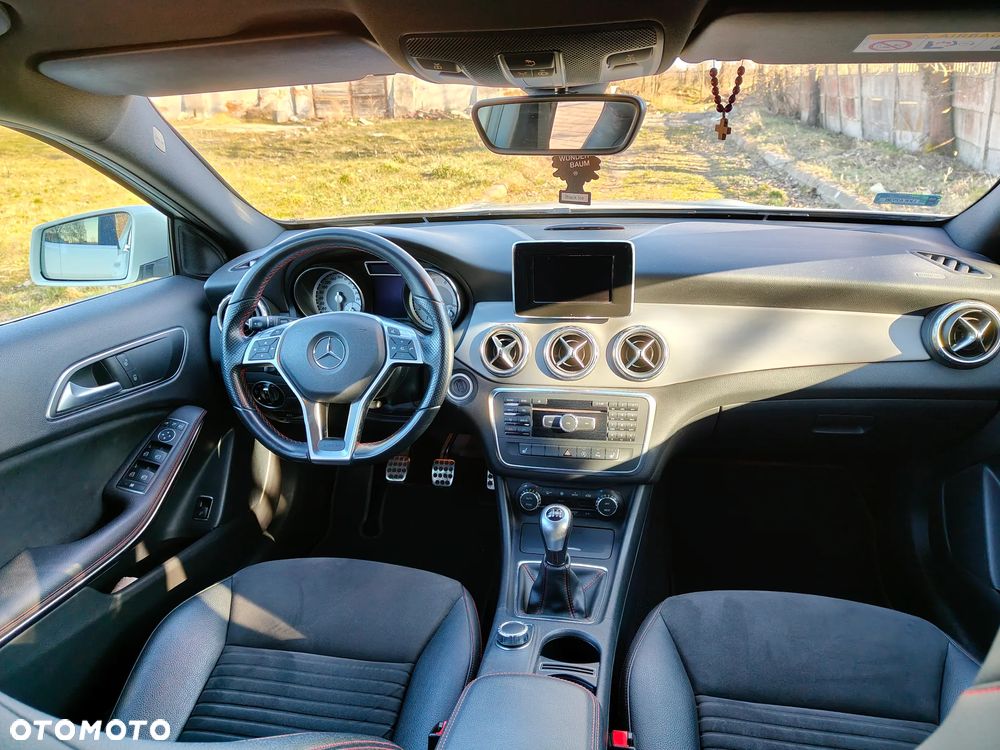 Mercedes-Benz GLA 200 - 15