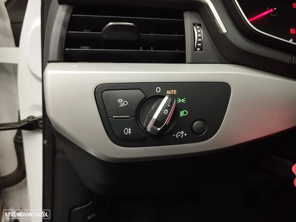 Audi A4 35 TDI S tronic - 14