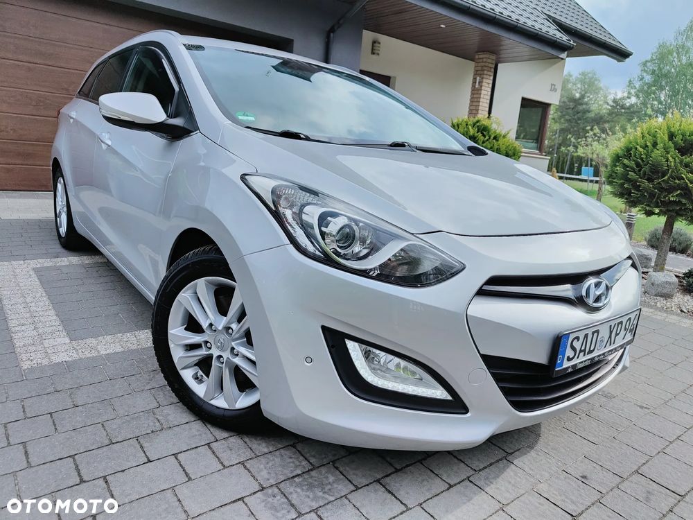 Hyundai i30 blue Kombi 1.6 CRDi Classic - 1