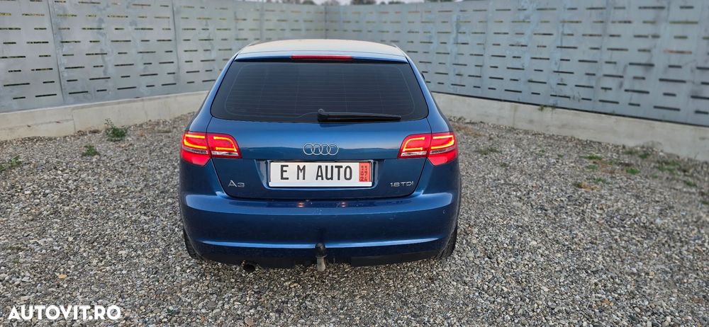 Audi A3 1.6 TDI Sportback DPF Attraction - 14
