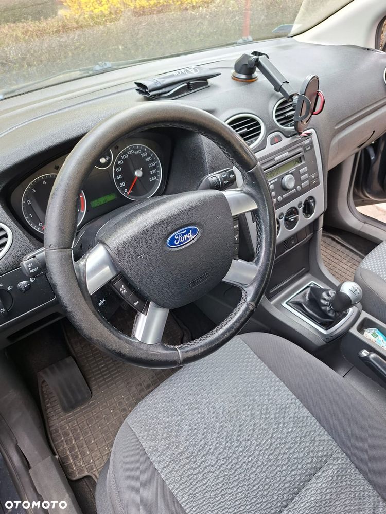 Ford Focus 1.6 16V Ambiente - 11