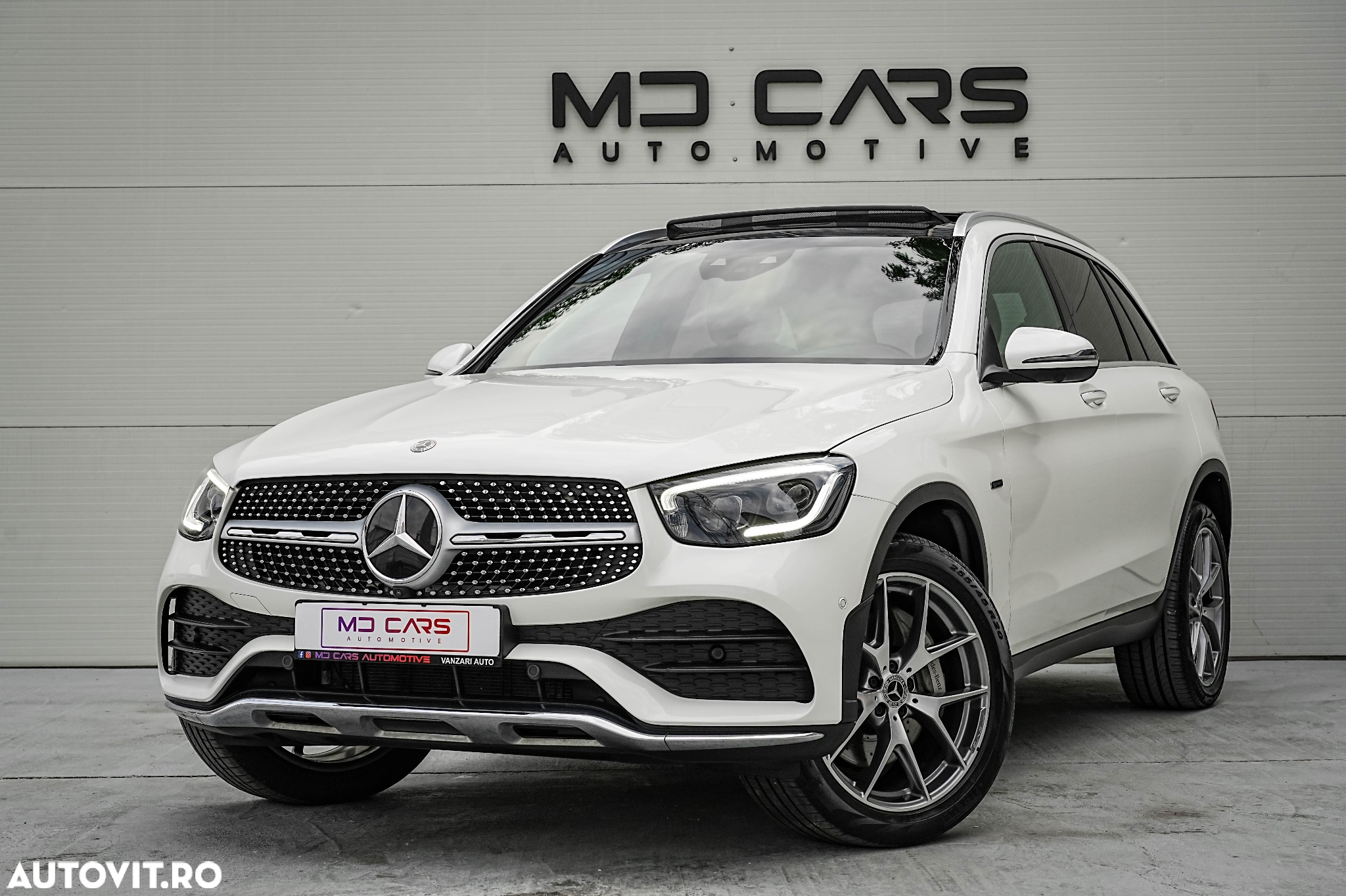 Mercedes-Benz GLC 300 e 4Matic 9G-TRONIC Edition AMG Line - 2