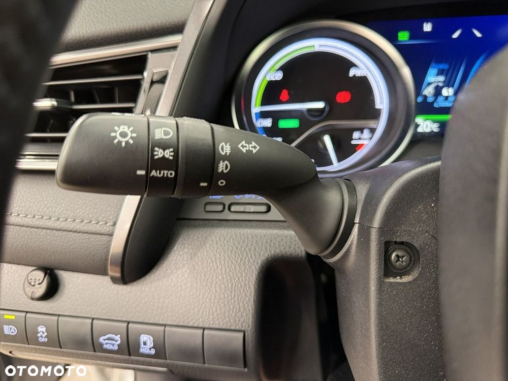 Toyota Camry - 26