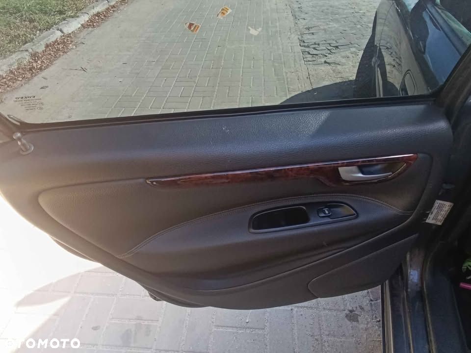 Volvo V70 2.4 Momentum - 12