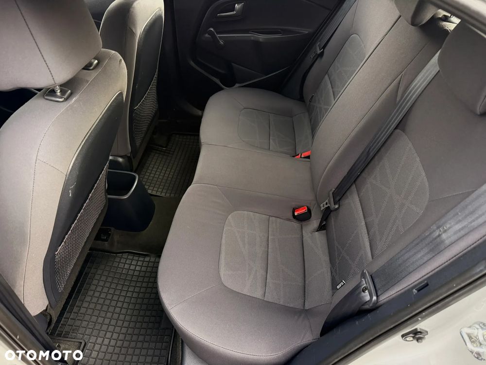 Kia Rio 1.2 Attract - 11