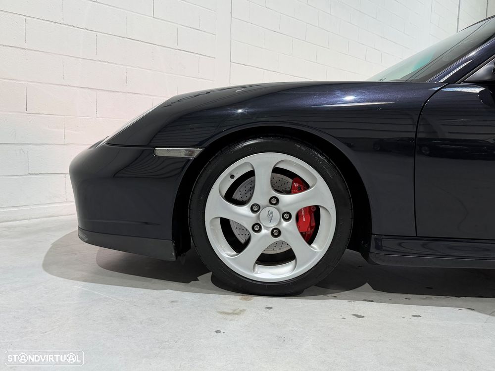 Porsche 911 (996) Carrera 4 S - 10