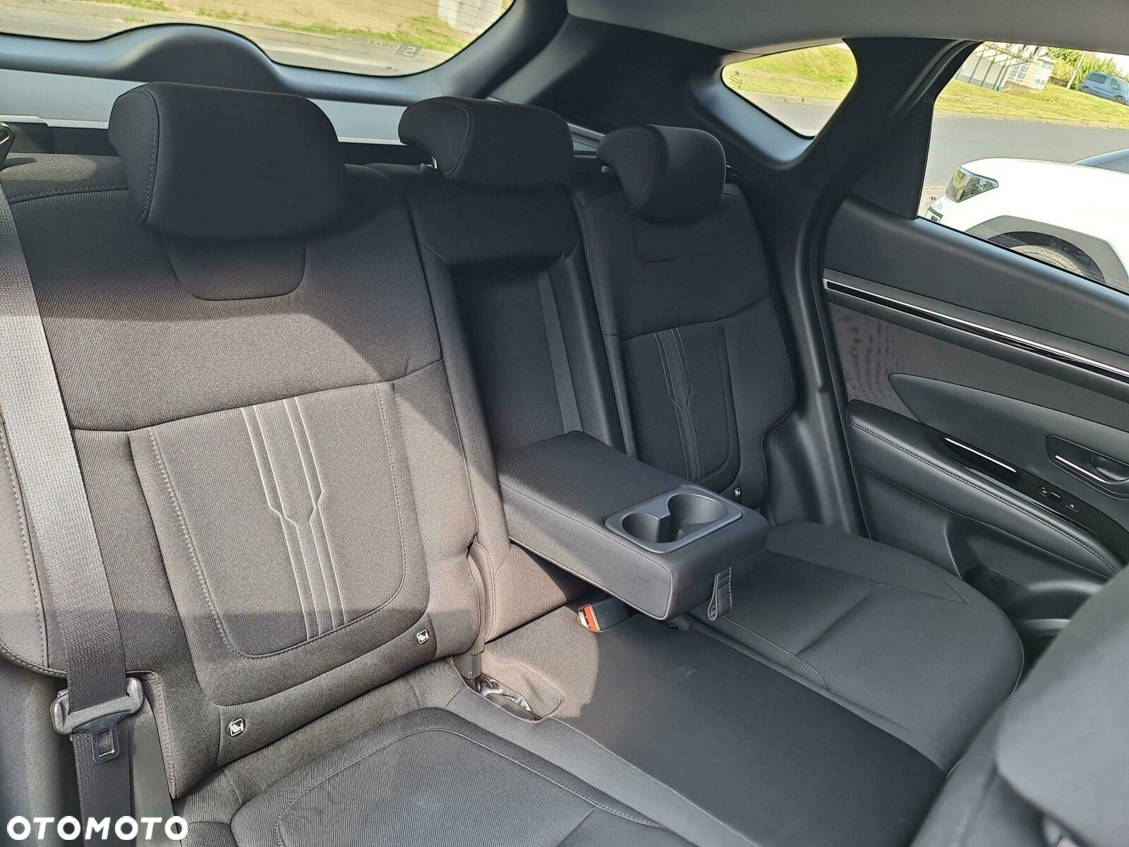 Hyundai Tucson 1.6 T-GDi HEV Executive 2WD - 32
