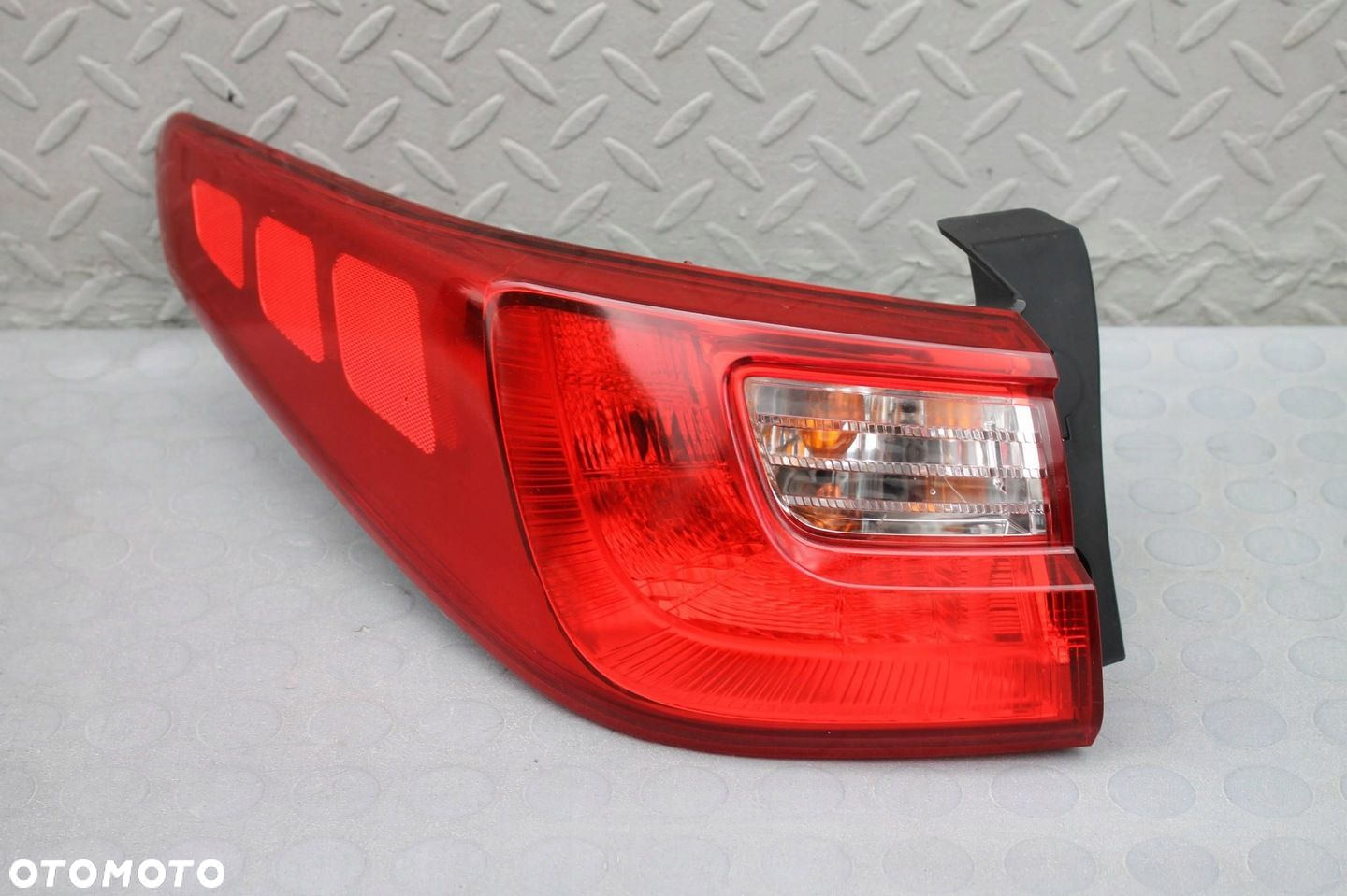 LAMPA W BŁOTNIK LEWY TYŁ LEWA TYLNA KIA OPTIMA IV KOMBI 15-20 - 2