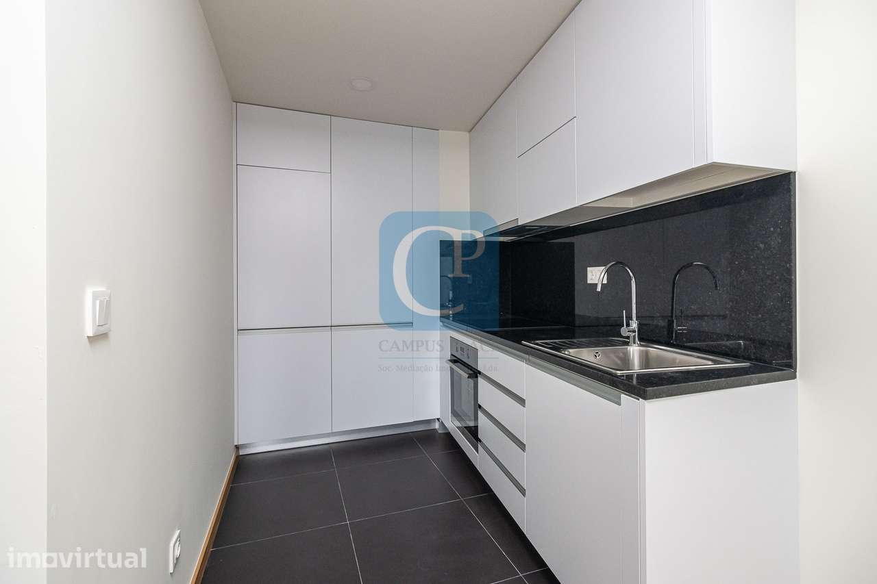 Apartamento T1Kit com garagem, em frente ao Hospital São João - Asprel - Grande imagem: 4/17