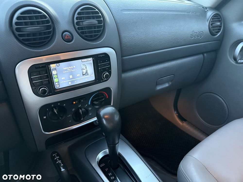 Jeep Cherokee 2.8 CRD Limited - 17