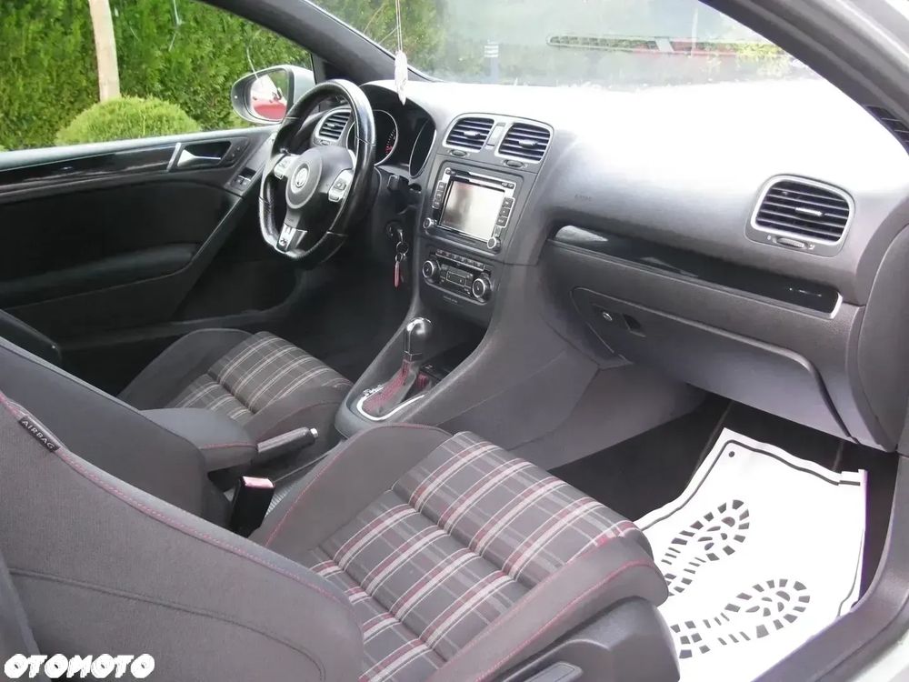 Volkswagen Golf 2.0 GTI DSG - 12