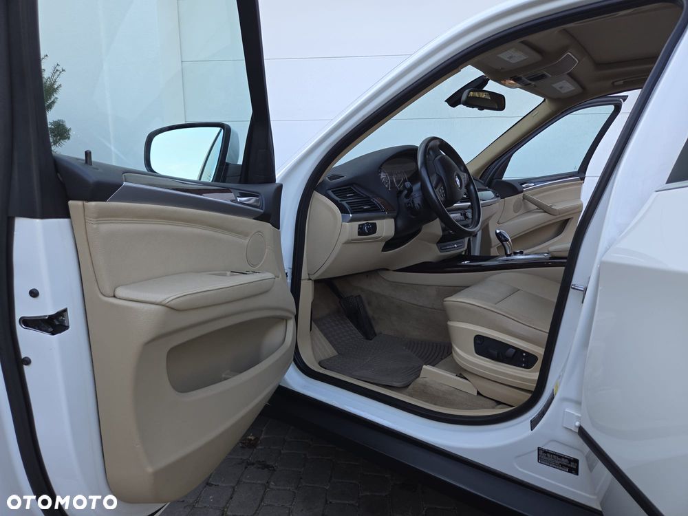 BMW X5 xDrive35i Edition Exclusive - 25