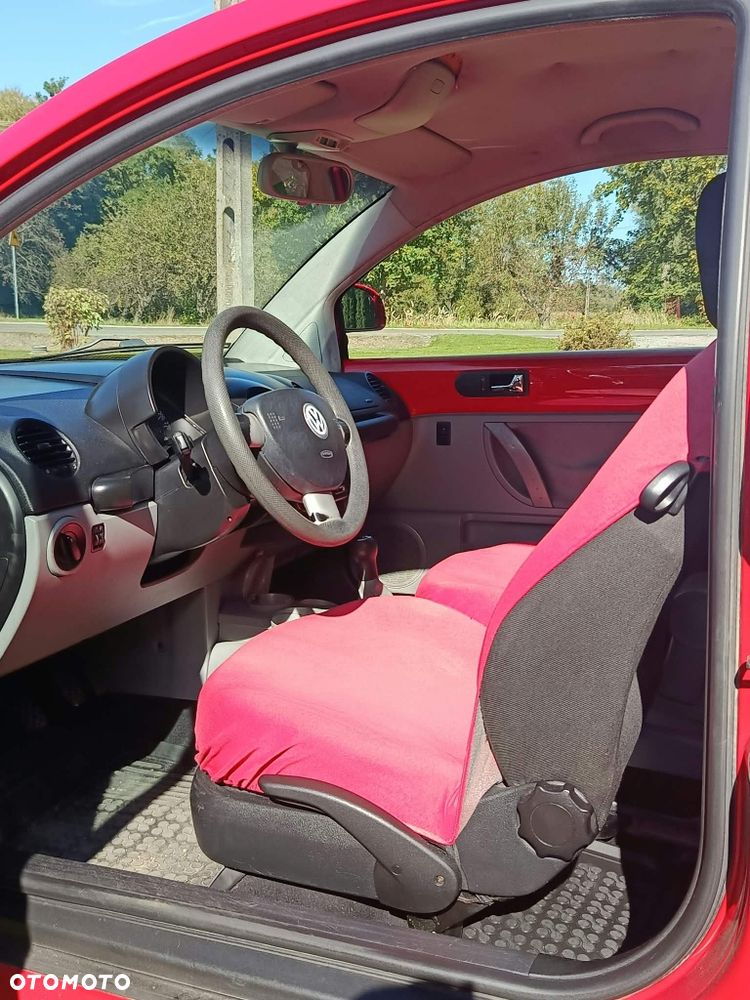Volkswagen New Beetle - 7