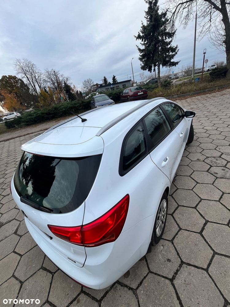 Kia Ceed 1.6 CRDi 128 ISG SW Vision - 6