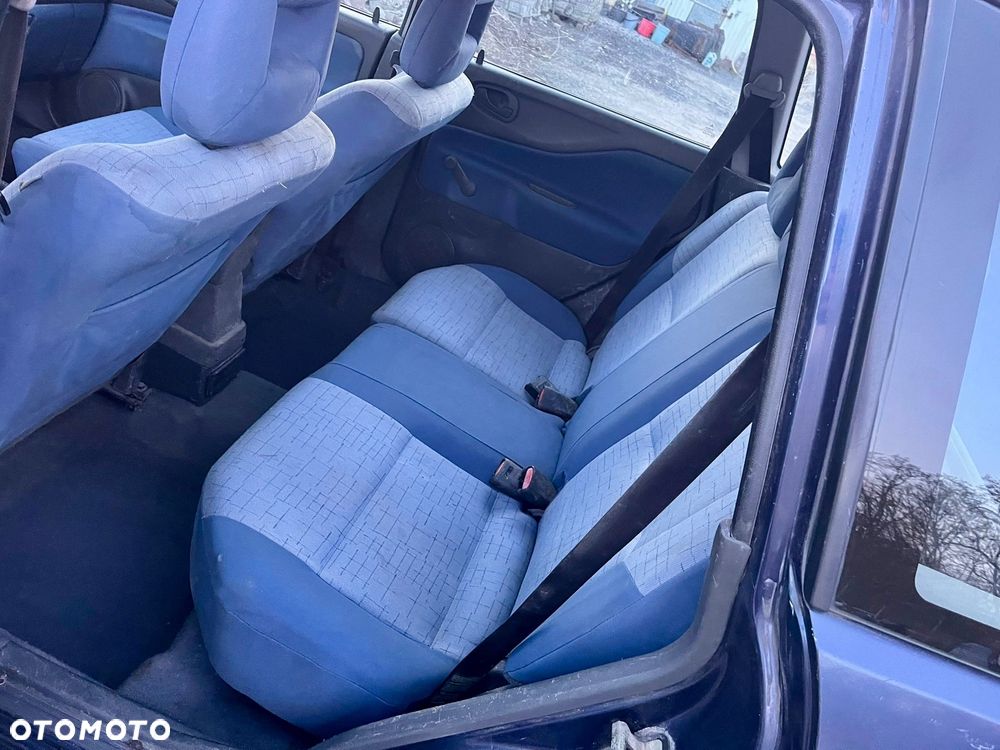 Mitsubishi Space Star - 12