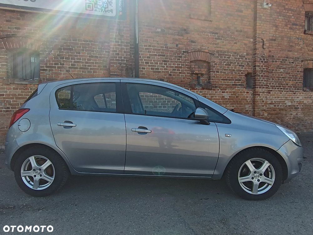 Opel Corsa 1.4 16V Edition - 10