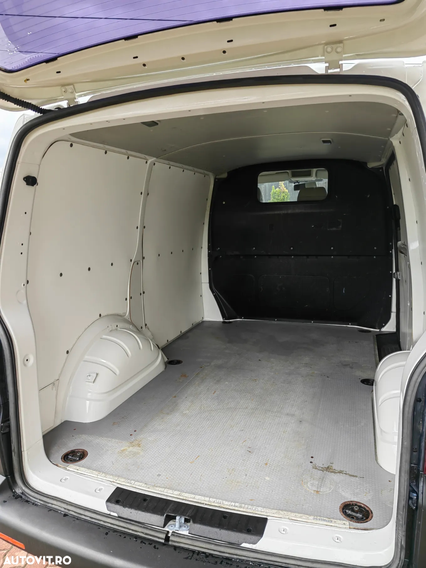 Volkswagen Transporter - 22