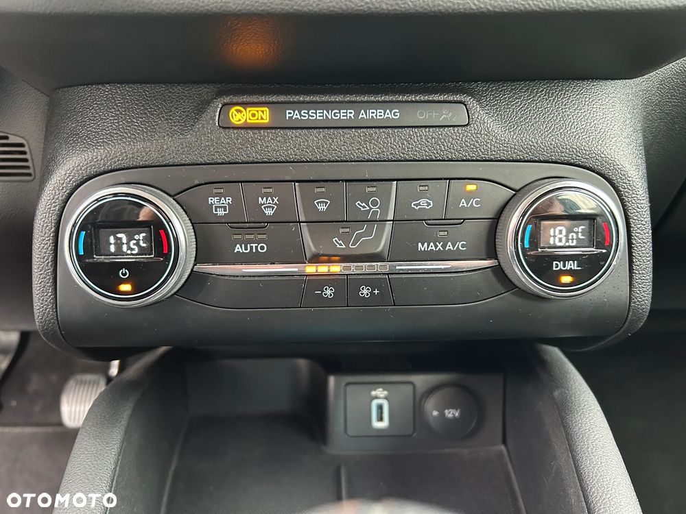 Ford Focus 1.5 EcoBlue Titanium - 27