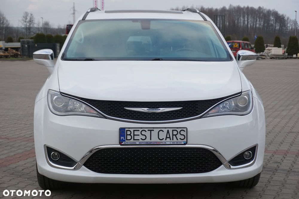 Chrysler Pacifica - 2