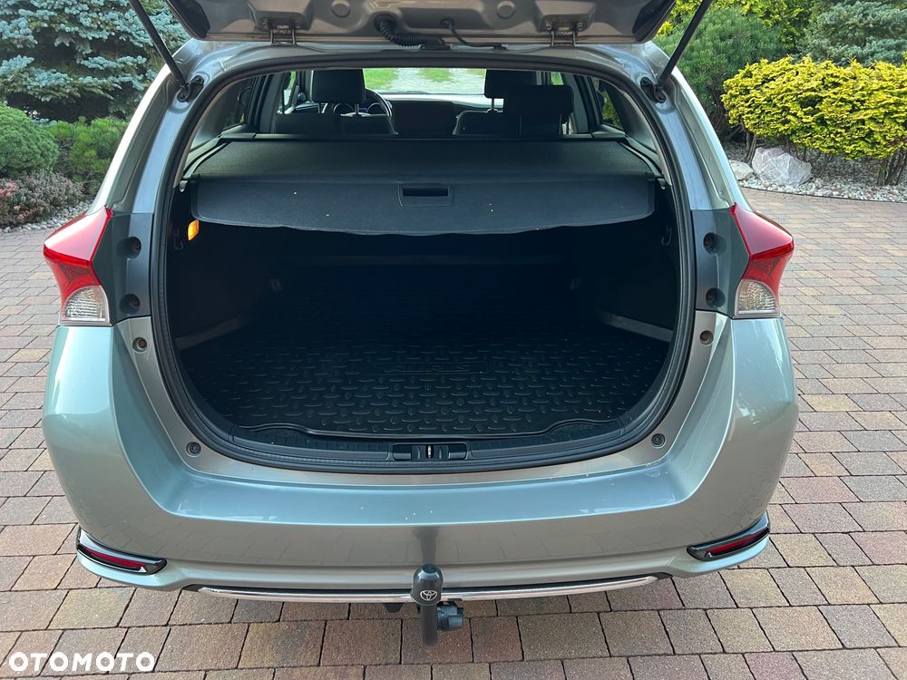 Toyota Auris 1.8 HSD Prestige - 8