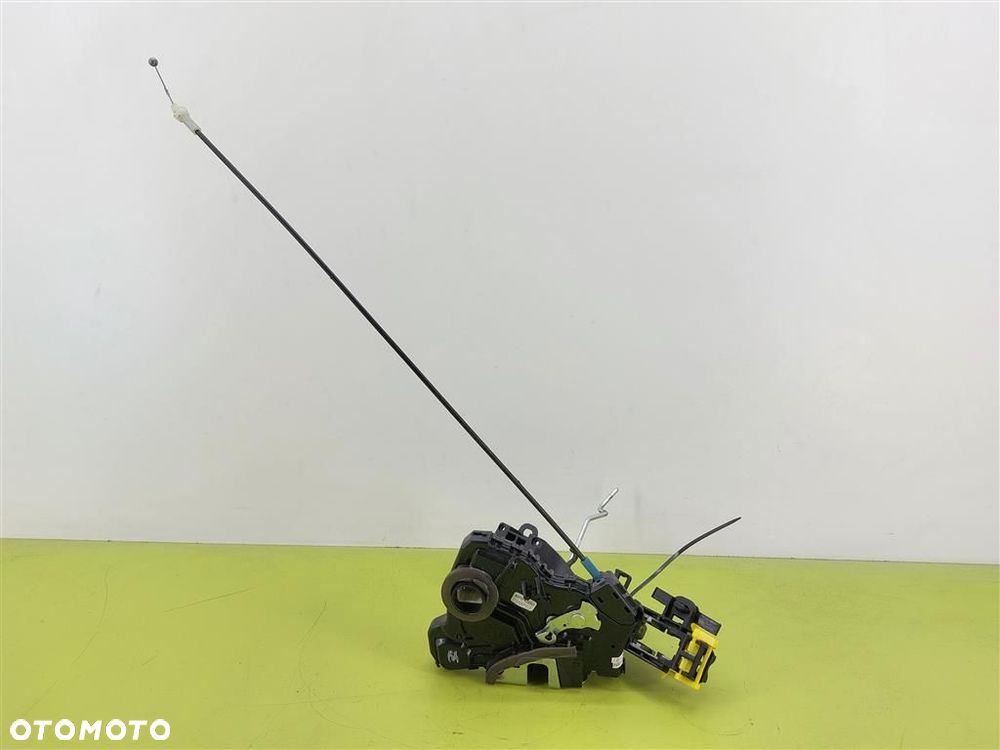 Zamek drzwi przód lewy Toyota Verso 6PIN - 7