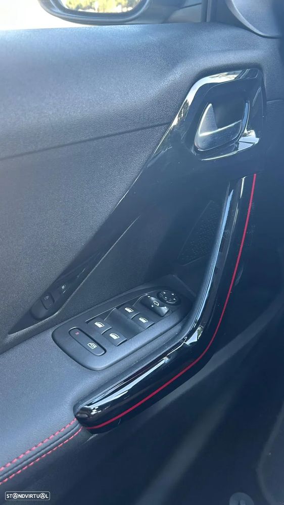 Peugeot 208 1.2 PureTech GT Line EAT6 - 7