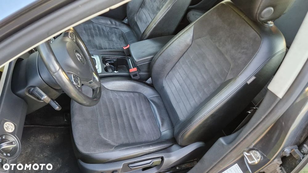 Volkswagen Passat 2.0 TDI 4Mot Highline DSG - 32
