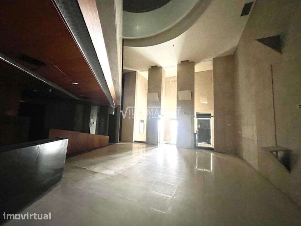 Prédio da banca destinado a serviços composto por 2 pisos com 336 m2 s - Grande imagem: 2/6