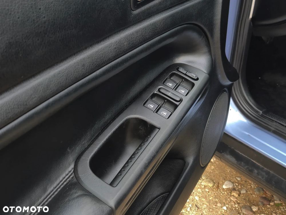 Volkswagen Passat 1.8T Comfortline - 25