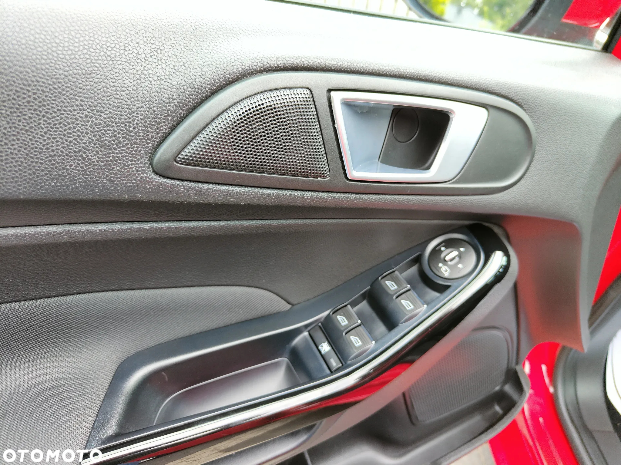 Ford Fiesta 1.0 EcoBoost Titanium - 18