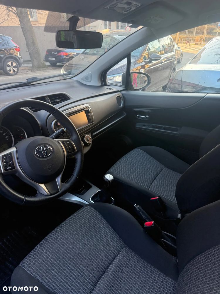 Toyota Yaris 1.0 Premium - 6