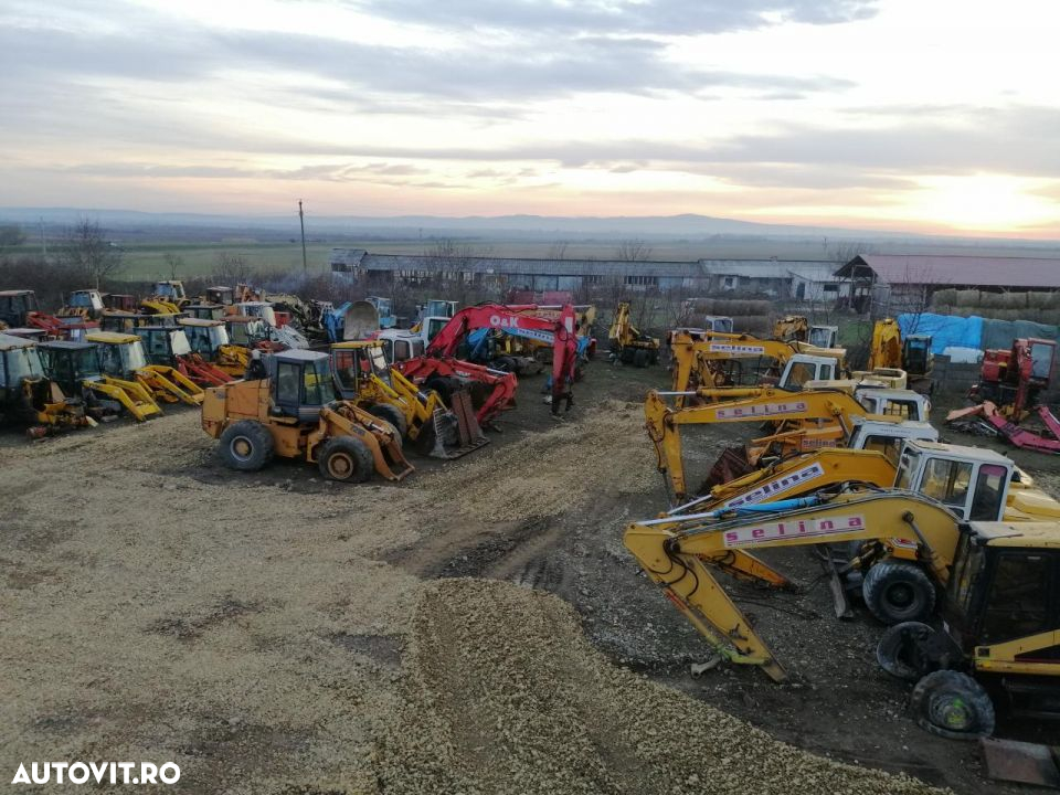 Dezmembrez CAT, KOMATSU, CASE, FIAT HITACHI, NEW HOLLAND, JCB, VOLVO... - 2