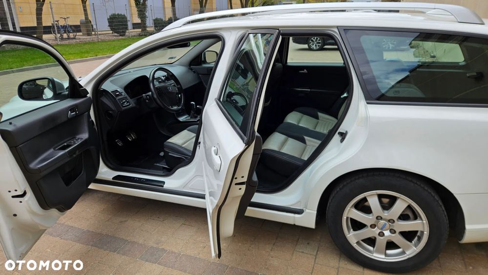 Volvo V50 D2 Kinetic - 13