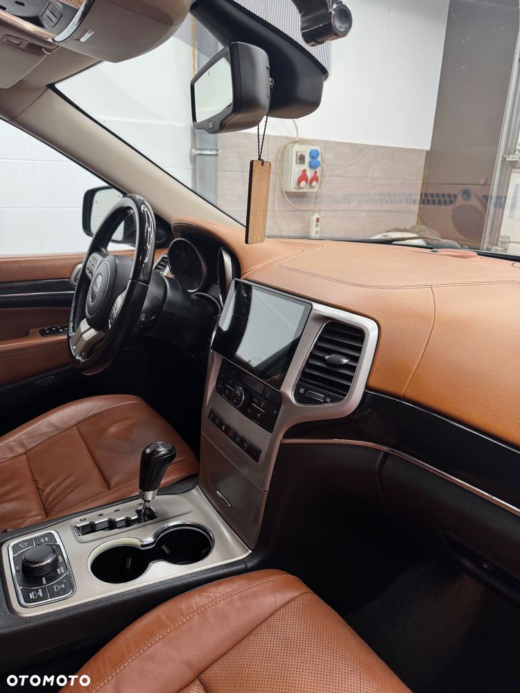 Jeep Grand Cherokee 5.7 V8 HEMI Overland Summit - 14